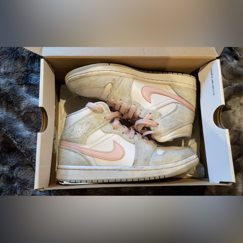 Jordan 1 size 6.5 woman’s great condition!!